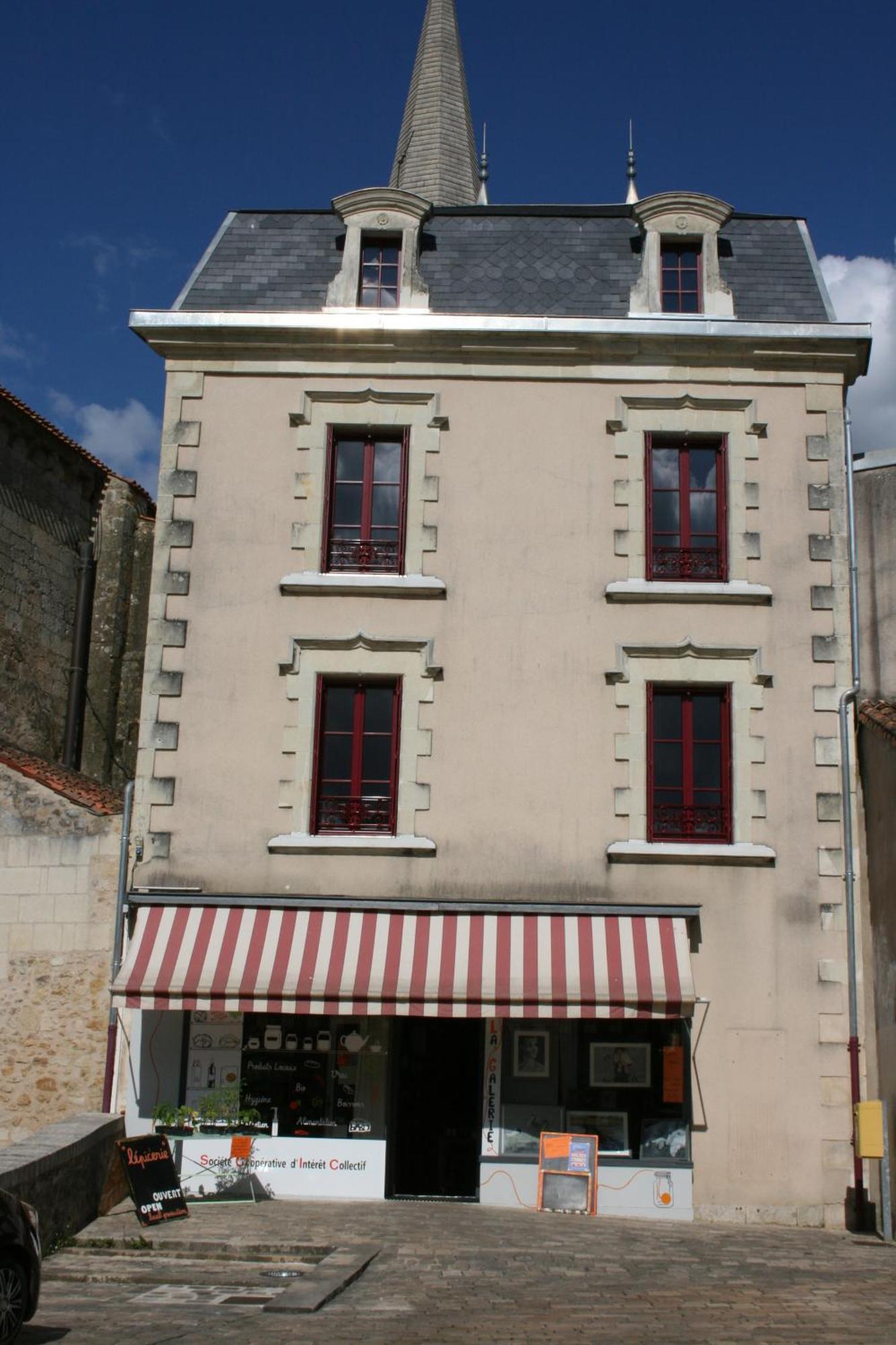 Appartement Les Nuits D'Aldearde à Airvault Extérieur photo